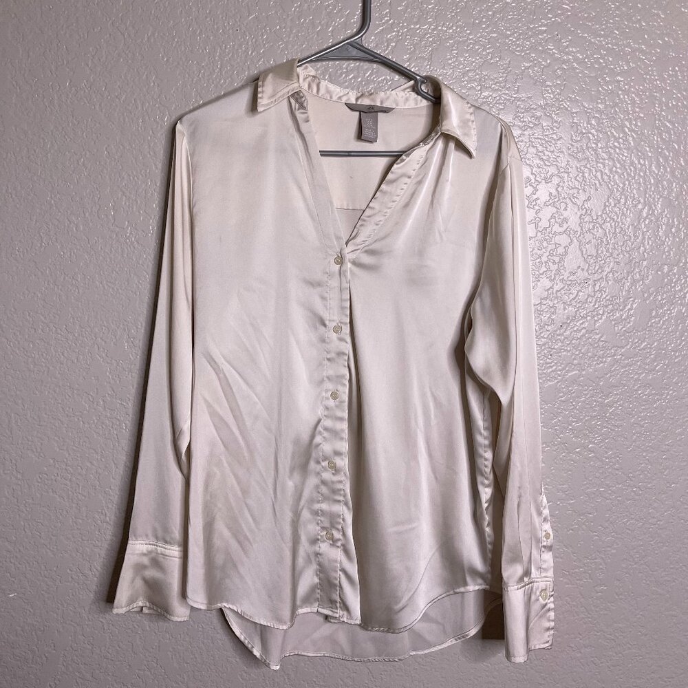 H&M Satin off-white button-up shirt